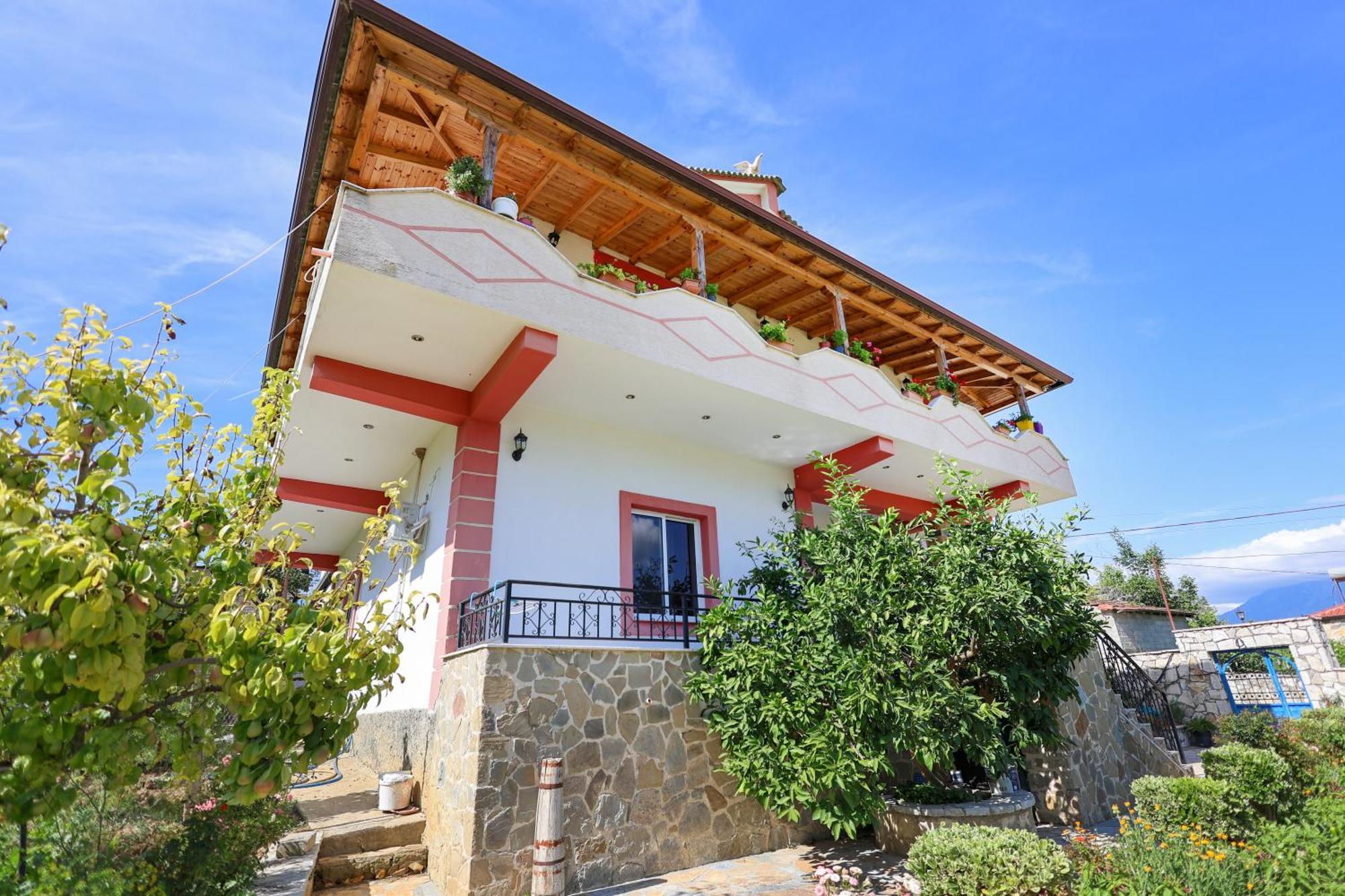 Villa Xherimeja Family Oasis Μπεράτ Εξωτερικό φωτογραφία