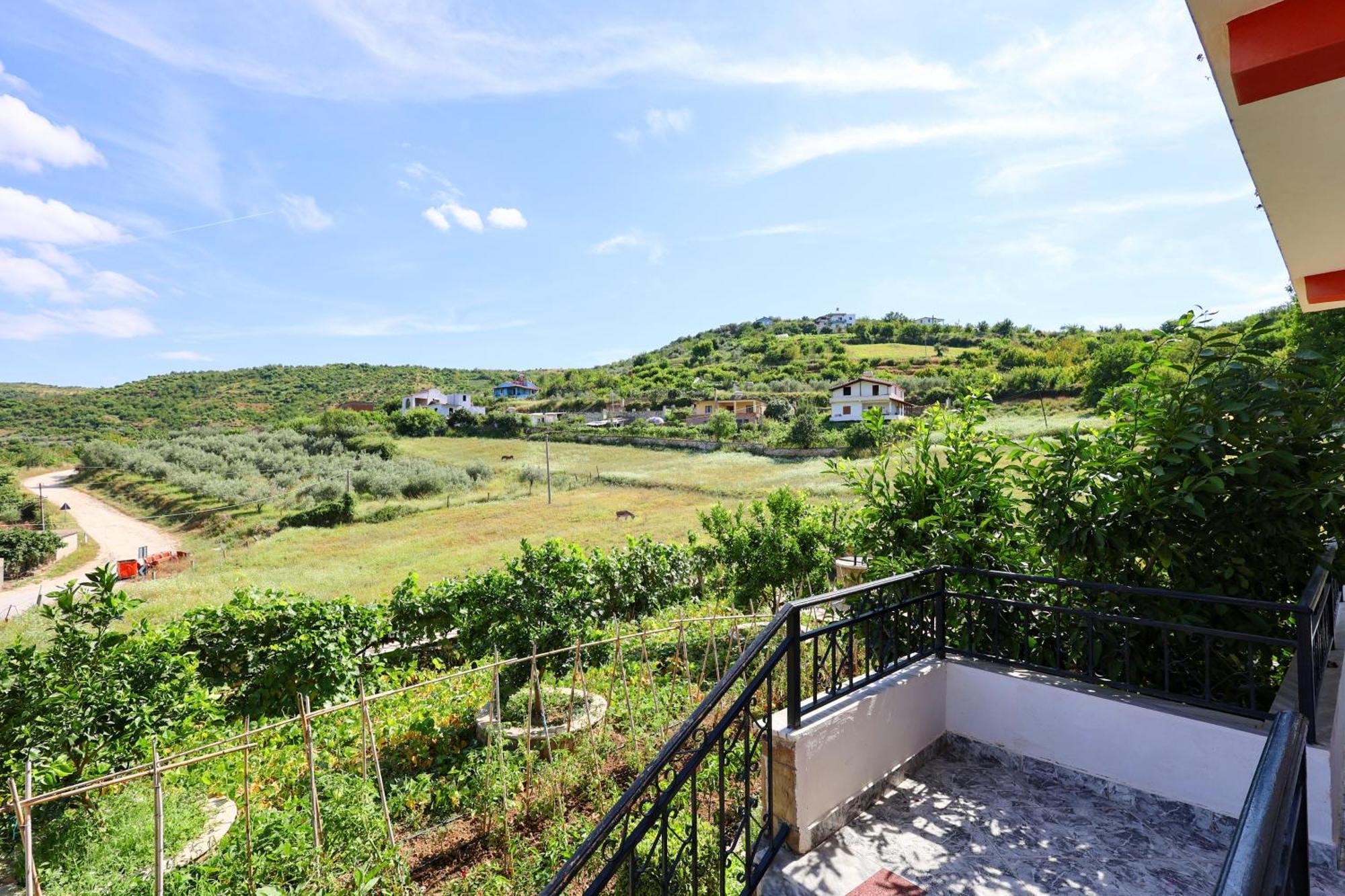 Villa Xherimeja Family Oasis Μπεράτ Εξωτερικό φωτογραφία