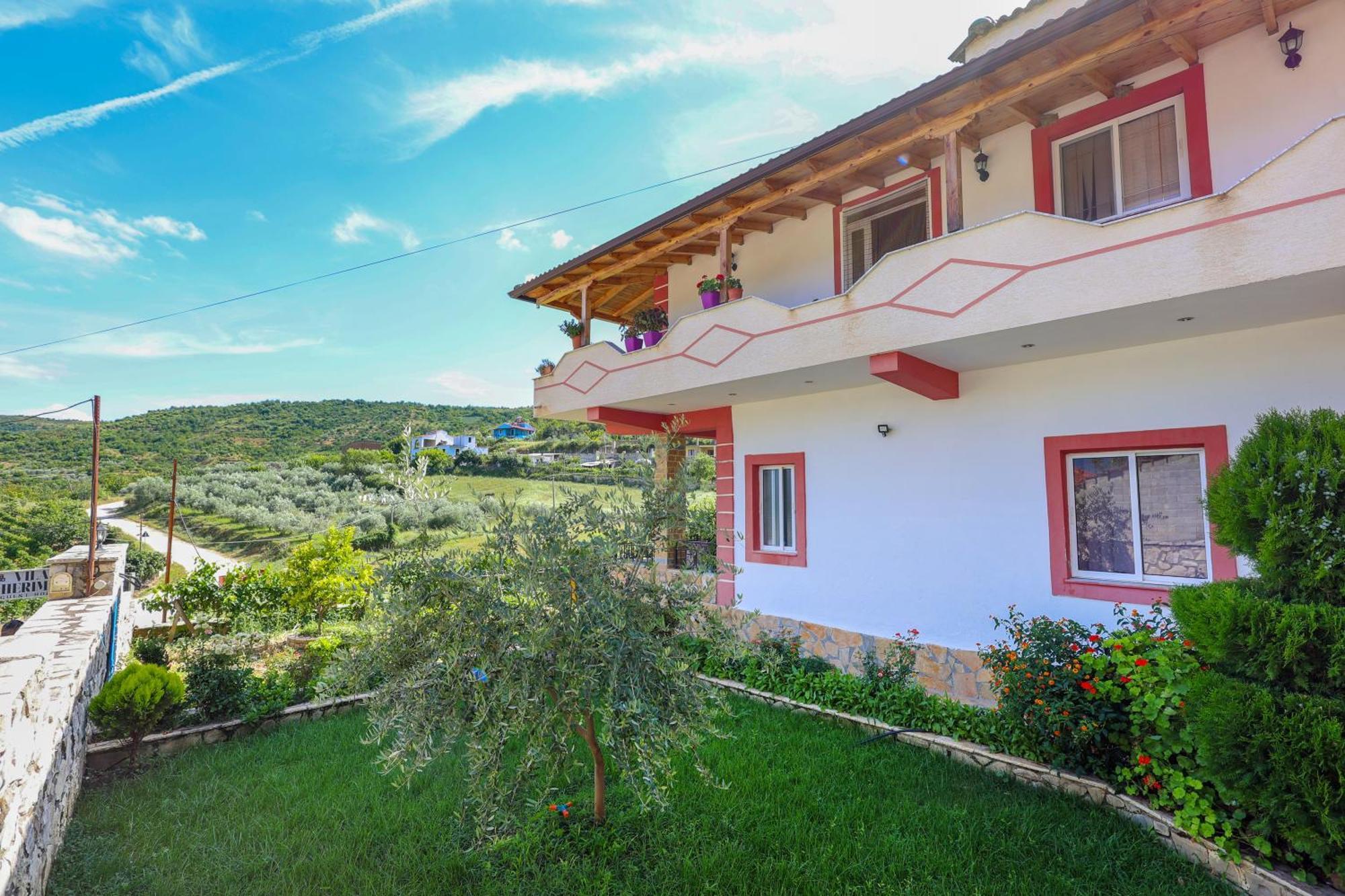 Villa Xherimeja Family Oasis Μπεράτ Εξωτερικό φωτογραφία