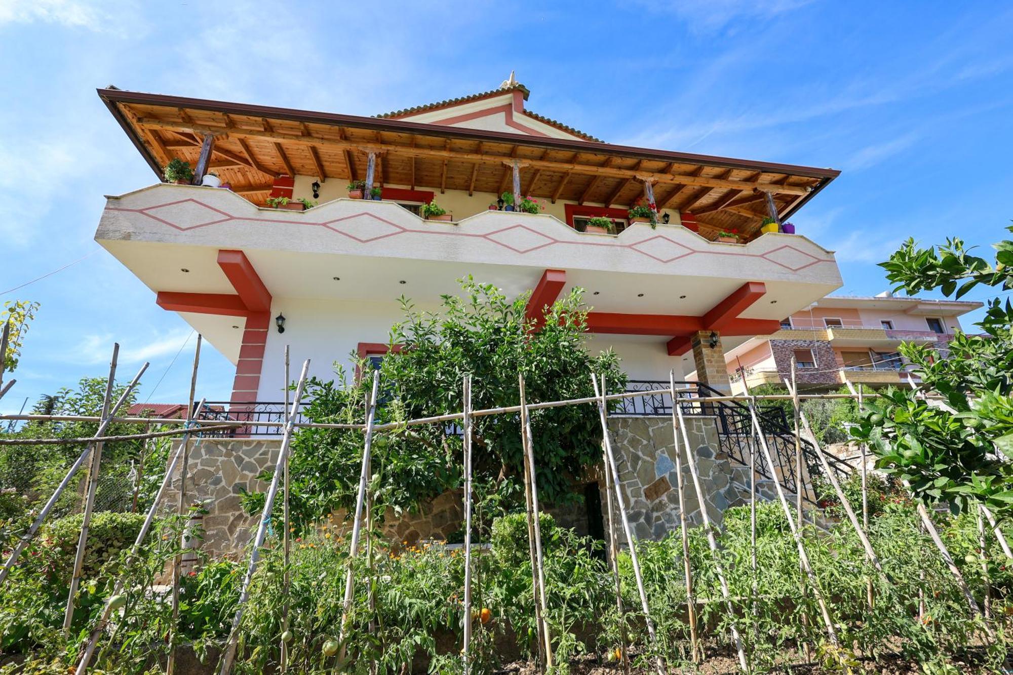 Villa Xherimeja Family Oasis Μπεράτ Εξωτερικό φωτογραφία