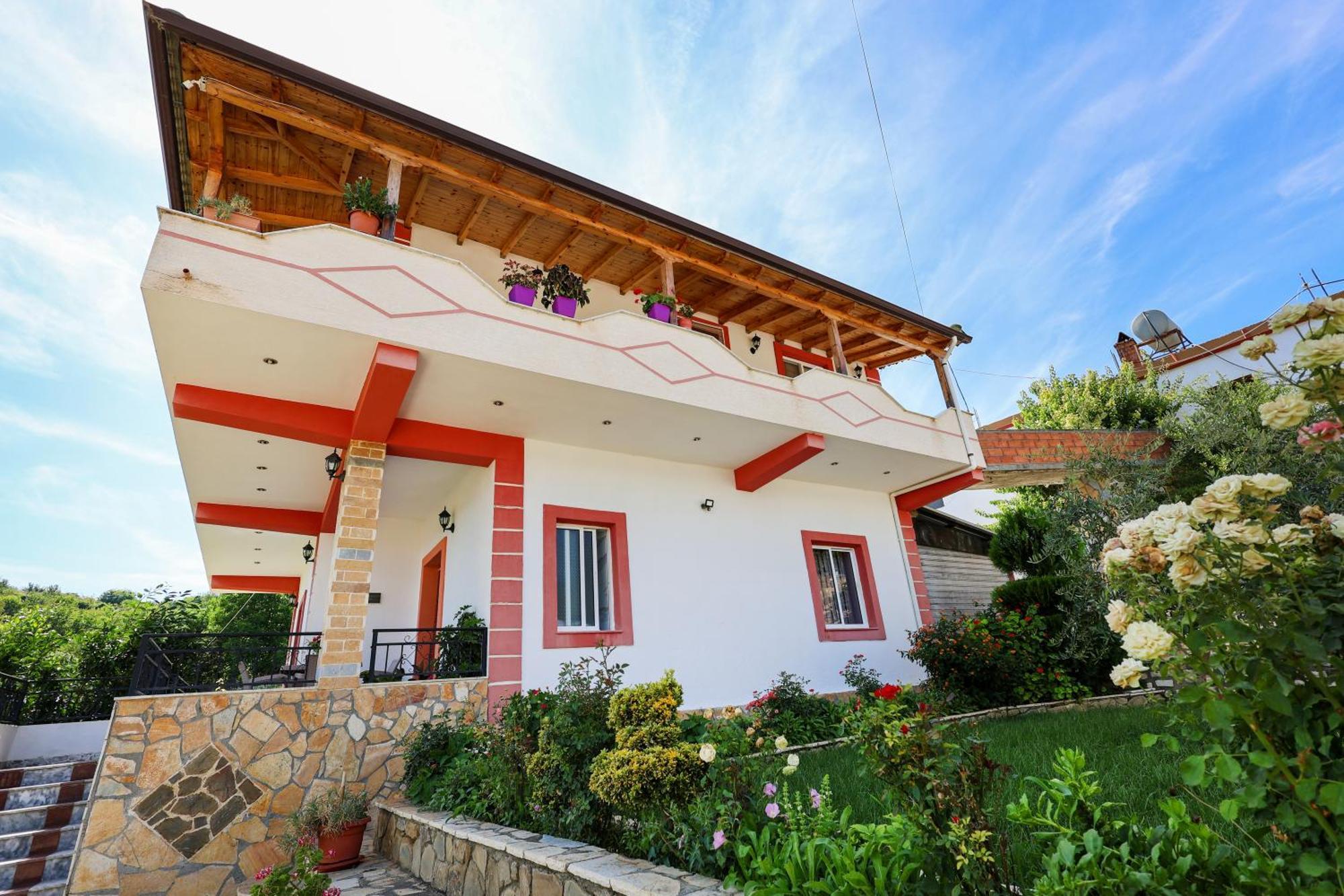 Villa Xherimeja Family Oasis Μπεράτ Εξωτερικό φωτογραφία
